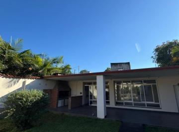 Casa · 700m² · 4 Ambientes · 6 Cocheras · Casa en Alquiler - Mate de Luna 4000