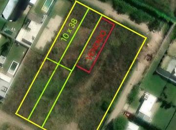 Terreno · 36m² · Terreno de 360 m² en Gonnet – Villa Castells - Zona Residencial en Crecimiento 2 Entre 488 y 489
