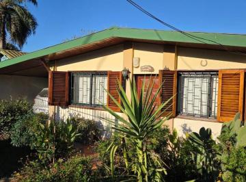 Casa · 125m² · 4 Ambientes · 2 Cocheras · Casa con Lote Propio en 3 de Febrero