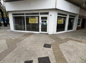 Local comercial · 28m² · Local Esquina en Almagro con 70 m² + Sótano de 28 m²