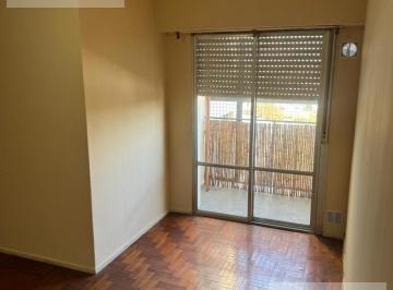 Departamento · 36m² · 2 Ambientes · Alquiler 2 Ambientes con Balcón en 9 de Julio 60, Bernal