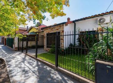 Casa · 133m² · 4 Ambientes · 1 Cochera · Venta Casa 4 Ambientes en Olivos - Jardin y Parrilla