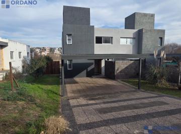 Casa · 170m² · 4 Ambientes · Casa - La Calera