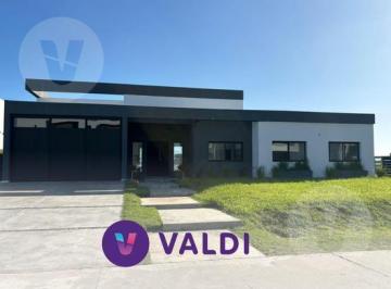 Casa · 220m² · 6 Ambientes · 2 Cocheras · Casa a La Venta - Barrio Principado de San Vicente
