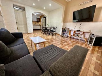 Casa · 94m² · 4 Ambientes · 1 Cochera · Venta Casa Lote Propio - Mataderos