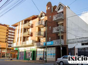 Departamento de 3 ambientes, Mar de Ajó · Departamento con Terraza y Parrilla - C1088
