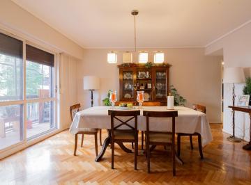 Departamento · 144m² · 5 Ambientes · 1 Cochera · Excelente 5 Ambientes en Venta con Cochera Fija y Cubierta, Patio y Balcón!