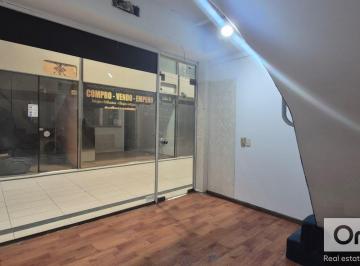 Local comercial · 20m² · 2 Ambientes · Local Galeria del Sol Planta Baja Retiro