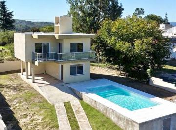 Casa de 4 ambientes, Tanti · Venta Casa de Categoría 2 Dorm. y Piscina a Estrenar con Vista a Las Sierras – Tanti