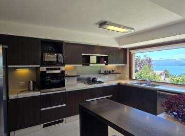 Casa · 235m² · 6 Ambientes · 2 Cocheras · Casa 5 Dorm. con Quincho - Melipal II, Bariloche