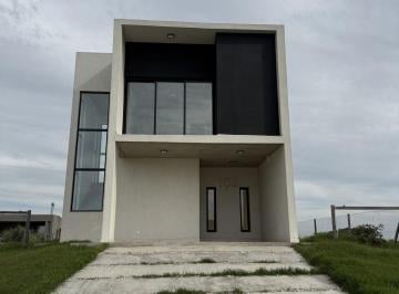 Casa · 150m² · 3 Dormitorios · Casa en Santa Clara Al Sur