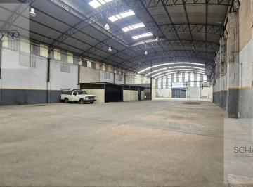 Bodega-Galpón · 1100m² · Galpón en Alquiler en Bernal Oeste