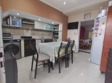 PH · 67m² · 4 Ambientes · 2 Cocheras · PH 4 Amb C/ Doble Cochera y Jardin – Apto Crédito