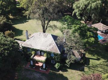 Quinta vacacional · 392m² · 5 Dormitorios · 3 Cocheras · Venta Casa C/pileta en Lote 5600 m² Tortuguitas