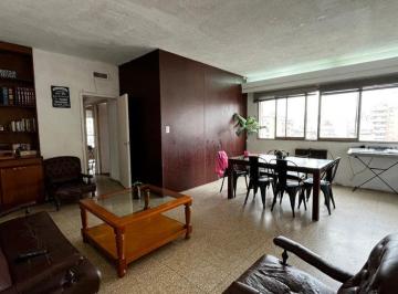 Departamento · 85m² · 4 Ambientes · Venta Departamento 3 Dorm. Barrio Centro