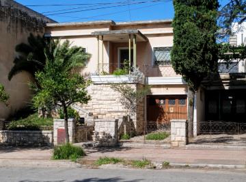 Casa de 3 ambientes, Córdoba · Vendo Casa Dos Dorm. con Galpón / Garage 6 Autos y 2 Dptos B° Pueyrredón