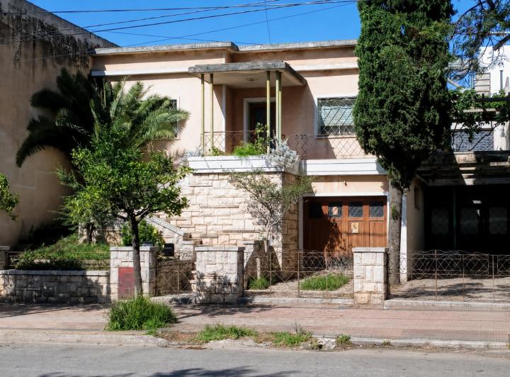 Casa · 348m² · 3 Ambientes · 8 Cocheras
