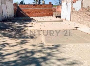 Terreno · 80m² · 3 Ambientes · Terreno con Construcción en Campana. Ideal Desarrollo
