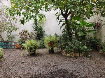 Casa · 135m² · 5 Ambientes · 1 Cochera · Casa Dúplex con Cochera y Jardín de 5 Ambientes en Villa Maipú, San Martin