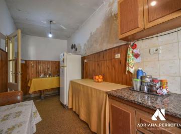 ADP-ADP-397_2 · Casa en Venta Lanus Este, Zona Comercial