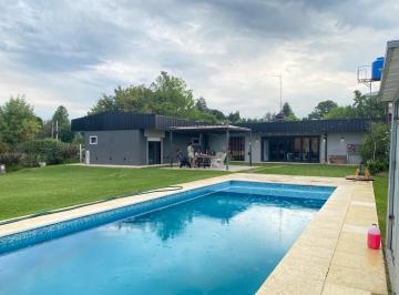 Casa · 160m² · 4 Ambientes · 2 Cocheras · Casa en Venta de 4 Amb Sobre Lote de 969 m² y Pileta. Parque Sakura. Exaltacion de La Cruz