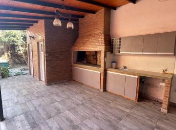 Casa de 1 ambiente, Rosario · 3 Dorm., Garage y Jardin con Piscina en Alberdi Rio!