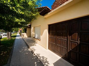 PH · 90m² · 3 Ambientes · 1 Cochera · PH en Villa Primera