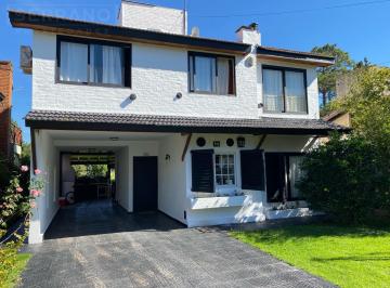 Casa · 91m² · 4 Ambientes · 1 Cochera · Venta Casa 3 Dorm. y Vista Al Golf. Country Indio Cua Golf Club. Apta Credito