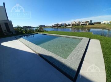 Casa · 300m² · 6 Ambientes · 4 Cocheras · Casa Premium Moderna Al Lago en Costas Puertos del Lago Financiación Directa