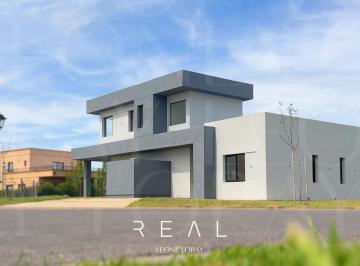 Casa · 250m² · 5 Ambientes · 2 Cocheras · Casa en Venta, 5 Ambientes, en El Barrio San Sebastian, Pilar, Area 11 con Vista a Laguna