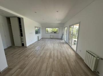 Casa · 160m² · 4 Ambientes · 1 Cochera · Casa en Venta, 4 Ambientes, Barrio Santa Lucia, Pilar del Este