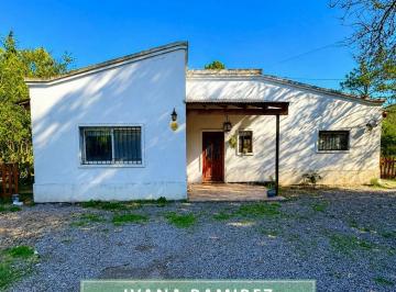 Casa · 1000m² · 4 Ambientes · Se Vende Casa de 4 Ambientes Apta Crédito Hipotecario en Lezica y Torrezuri, Luján