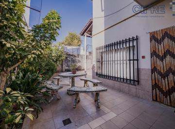 PH · 98m² · 4 Ambientes · PH en Villa Pueyrredon, 4 Ambientes en 2 Plantas, 2 Baños y Doble Patio con Parrilla.