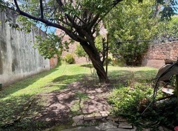 Casa · 178m² · 5 Ambientes · Venta Casa a Reciclar C/ Fondo Libre – Nuevo Valor