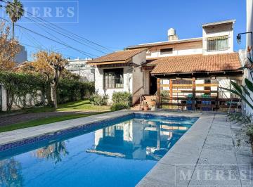 Casa · 143m² · 4 Ambientes · 3 Cocheras · Casa en Venta en Tigre con Inmejorable Ubicación!