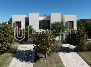 Casa · 582m² · 8 Ambientes · 3 Cocheras · Casa en Venta en Pilara Sobre Cancha de Golf - La Berlina - Urdapilleta Propiedaes