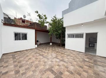 Casa · 89m² · 4 Ambientes · Casa en Alquiler. 4 Ambientes. Reciclado. Patio. Terraza. Apto Mascotas