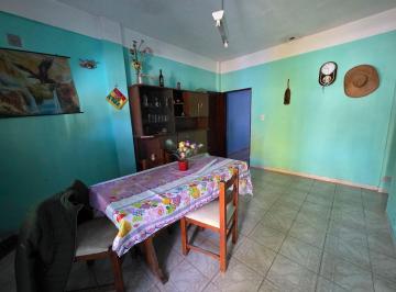 Casa · 160m² · 5 Ambientes · En Venta! Casa y Departamento a 150 m de Alsina y 8 Cuadras de La Escación!