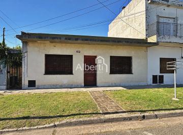 Casa de 3 ambientes, Morón · Alquiler Casa en P. H. 3 Ambientes en Morón Sur.