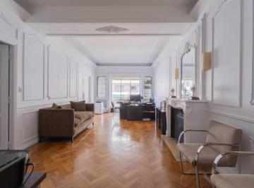 Departamento · 235m² · 6 Ambientes · 1 Cochera · Av Callao y Vicente López