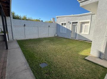Casa · 120m² · 6 Ambientes · 1 Cochera · Casa en Rivadavia, Barrio Apsa 4