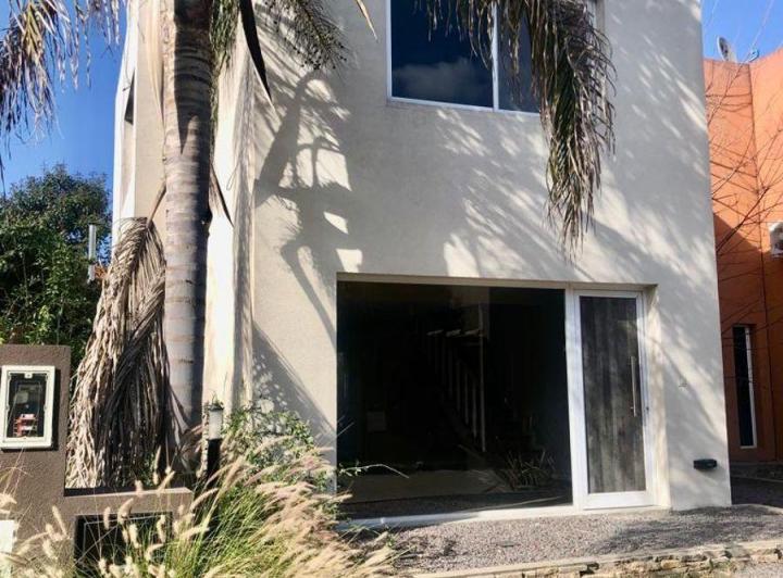 Casa · 125m² · 4 Ambientes · 1 Cochera