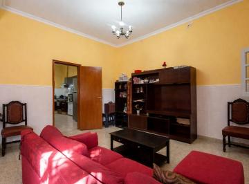 Casa · 120m² · 4 Ambientes · Casa en Venta 2 Dorm. en B° San Martin