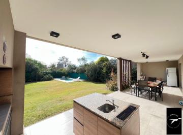 Casa · 622m² · 3 Dormitorios · 2 Cocheras · Santina Norte
