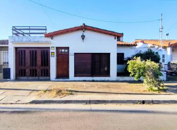 Casa · 250m² · 4 Ambientes · 1 Cochera · Casa 4 Ambientes en Ituzaingó Norte | Pileta Quincho
