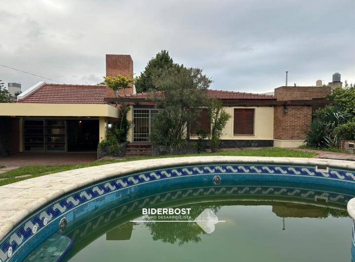 Casa · 186m² · 6 Ambientes · 2 Cocheras