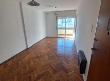 Departamento · 70m² · 2 Dormitorios · Semipiso. Centro. 2 Dorm.. Balcon Al Frente