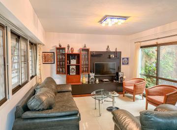 Casa · 194m² · 5 Ambientes · 1 Cochera · Casa en Nuestra Señora de Lourdes