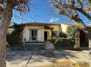 Casa · 96m² · 3 Dormitorios · 1 Cochera · Casa en Venta Bº Universitario - Roca
