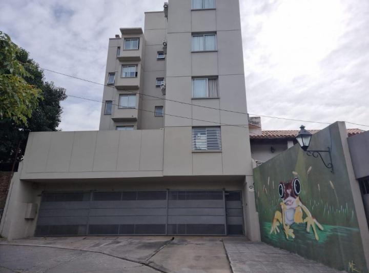 Edificio · 900m² · 10 Cocheras